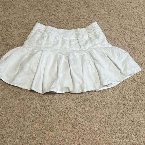 White Abercrombie And Fitch Pleated Skirt - Picture 2 of 6